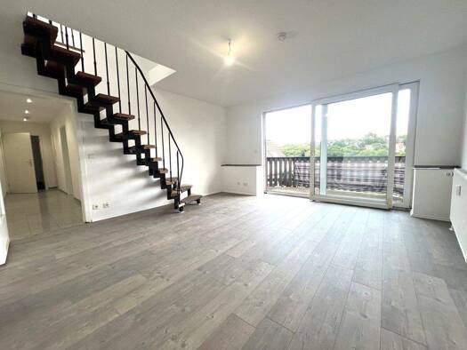 Wohnung zur Miete 850 € 3,5 Zimmer 95,5 m² 3. Geschoss frei ab sofort Nordstr. 16 3. OG links Innen Remscheid 42853