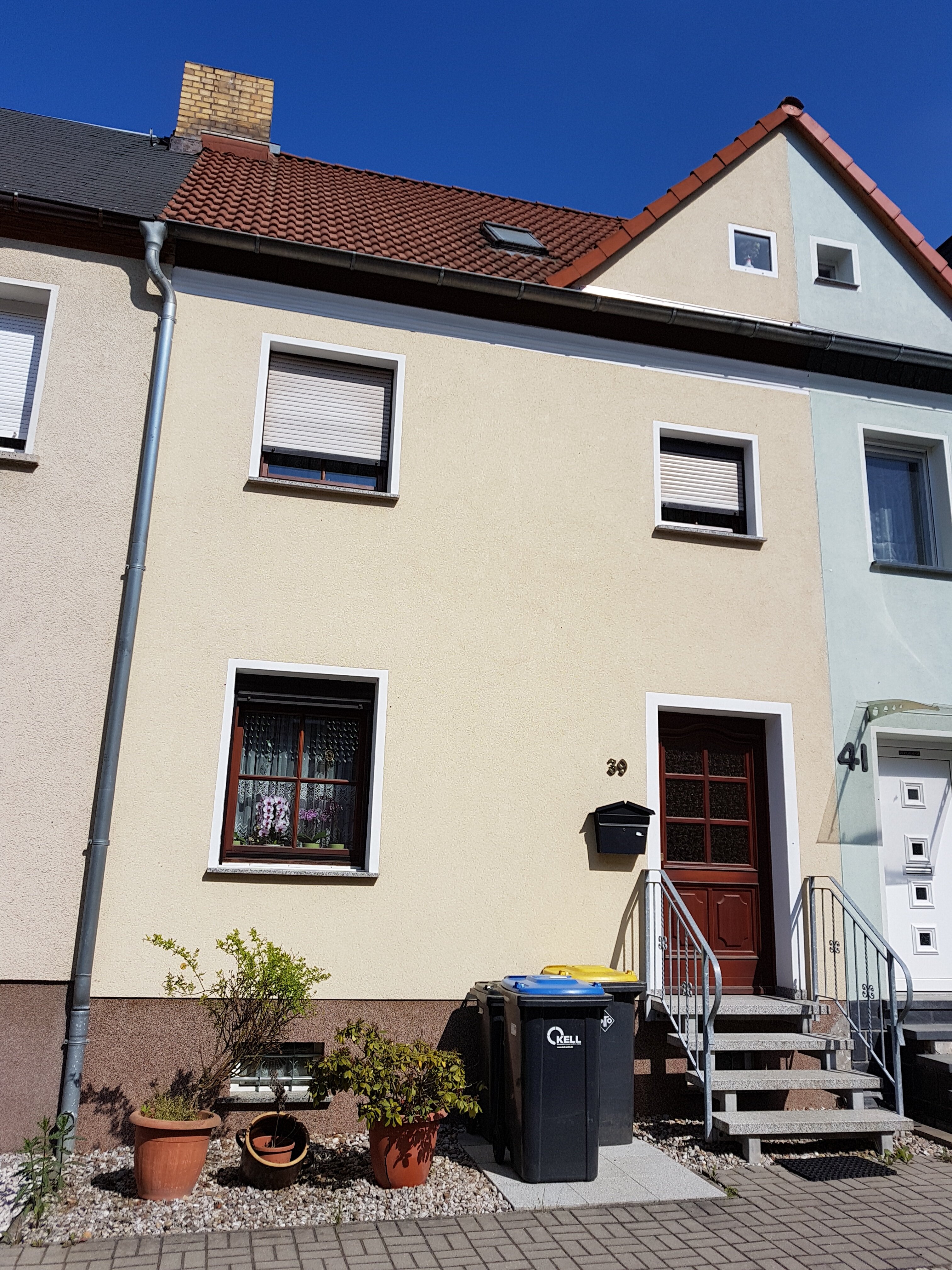 Reihenmittelhaus zum Kauf 139.500 € 4 Zimmer 85 m²<br/>Wohnfläche 230 m²<br/>Grundstück ab sofort<br/>Verfügbarkeit Leibnizstrasse 39 Borna Borna 04552