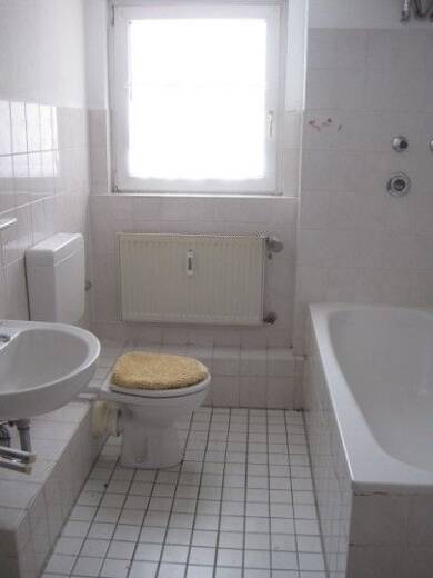 Wohnung zur Miete nur mit Wohnberechtigungsschein 255 € 3 Zimmer 58,5 m² Dachgeschoss, 2. Geschoss frei ab 01.08.2025 Fichtestraße 8 Mitte Bergkamen 59192