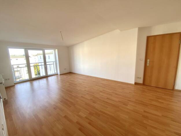 Wohnung zur Miete 472 € 3 Zimmer 85,9 m² Dachgeschoss, 3. Geschoss frei ab sofort Wolfenbütteler Straße 14 Sudenburg Magdeburg 39112