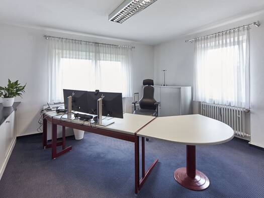 Büro zur Miete provisionsfrei 995 € 4 Zimmer 100 m² Bürofläche Schwaig Schwaig bei Nürnberg 90571