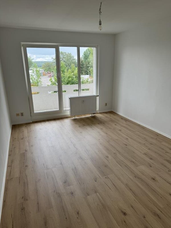 Studio zur Miete 355 € 4 Zimmer 70 m²<br/>Wohnfläche 2.<br/>Geschoss Münchenbernsdorf Münchenbernsdorf 07589