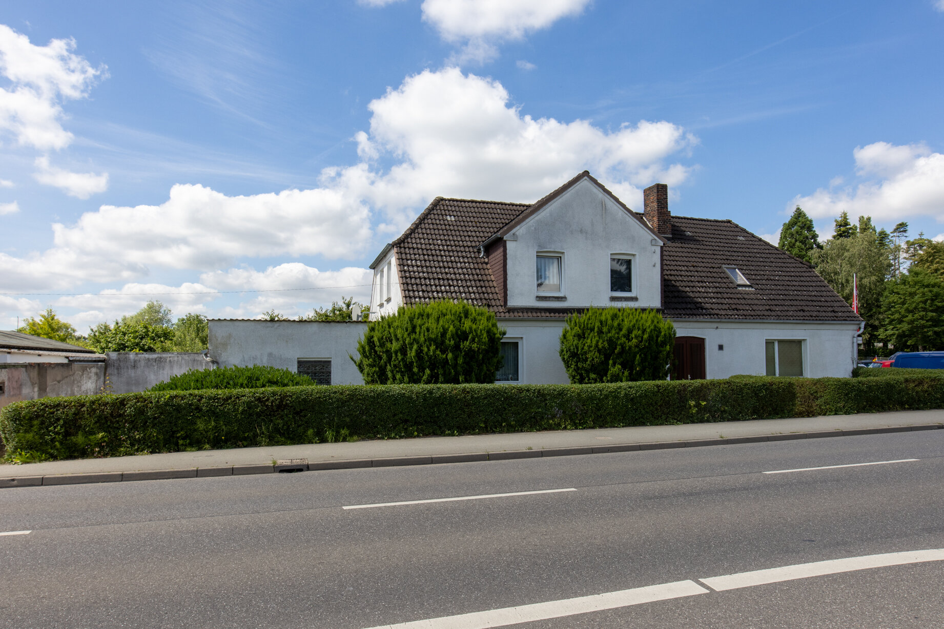 Mehrfamilienhaus zum Kauf 245.000 € 6 Zimmer 180 m²<br/>Wohnfläche 1.992 m²<br/>Grundstück Warnitz Schwerin 19057