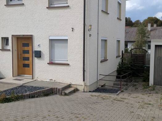 Doppelhaushälfte zur Miete 450 € 3 Zimmer 70 m² 356 m² Grundstück frei ab sofort Meßkirch Meßkirch 88605