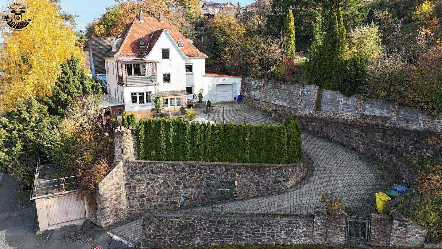Immobilie in Frankenberg - Großzügiges Wohnhaus mit drei Wohneinheiten und abwechslungsreichem Grundstück in zentraler Lage - Bild 2