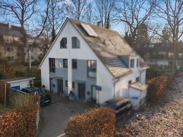Doppelhaushälfte zum Kauf 925.000 € 6,5 Zimmer 162 m² 271,5 m² Grundstück Wellingsbüttel Hamburg 22391