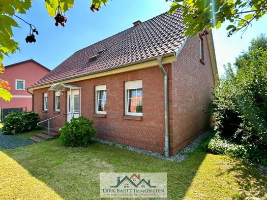 Einfamilienhaus zum Kauf 285.000 € 4 Zimmer 140 m² 2.689 m² Grundstück Gielow Gielow 17139