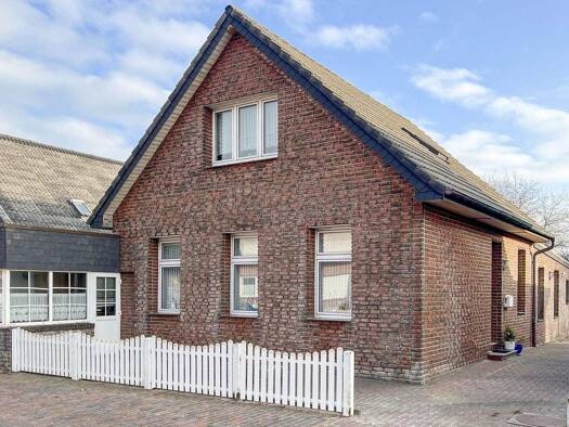 Mehrfamilienhaus zum Kauf 750.000 € 8 Zimmer 170 m² 520 m² Grundstück Von-Frese-Straße 13 Borkum 26757