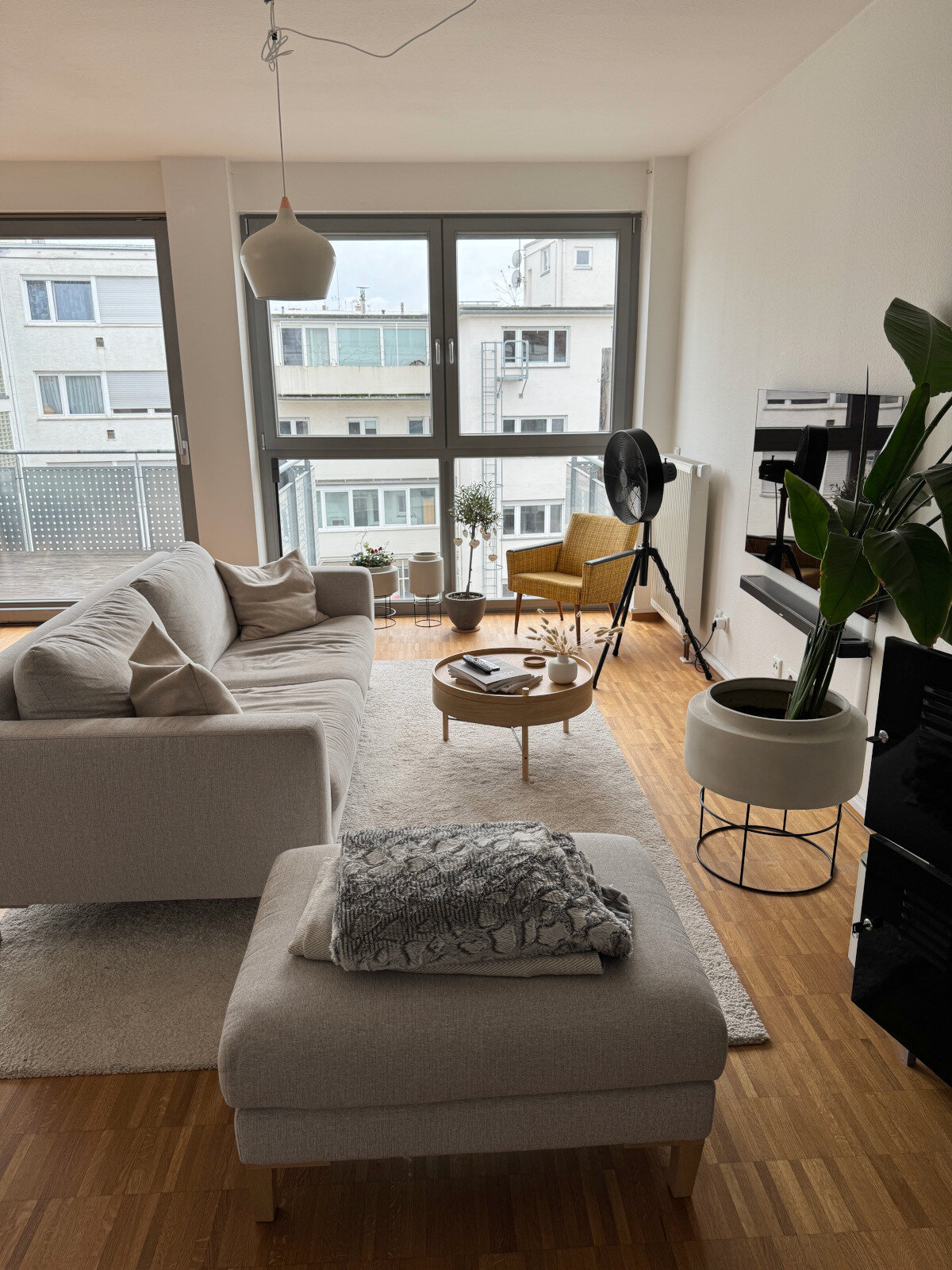 Wohnung zur Miete 1.480 € 3 Zimmer 98,7 m²<br/>Wohnfläche 15.01.2025<br/>Verfügbarkeit Archivstraße Oberer Schlossgarten Stuttgart 70182