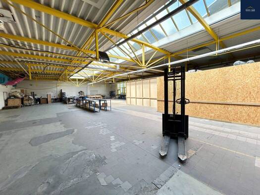 Lagerhalle zur Miete 2.702 € 386 m² Lagerfläche teilbar ab 200 m² Tamm 71732