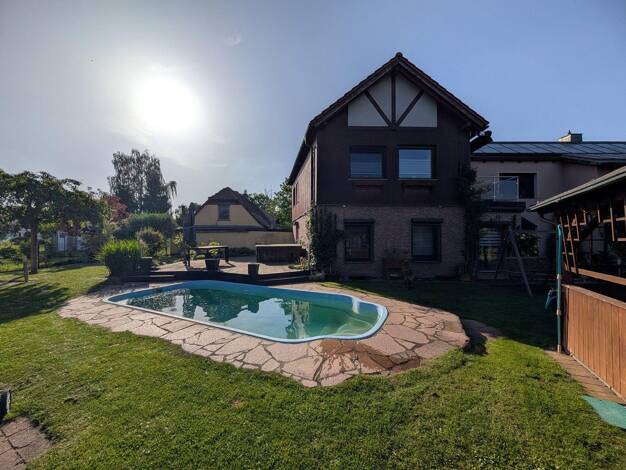 Mehrfamilienhaus zum Kauf provisionsfrei 697.000 € 10 Zimmer 240 m² 800 m² Grundstück Döllnitz Schkopau 06258