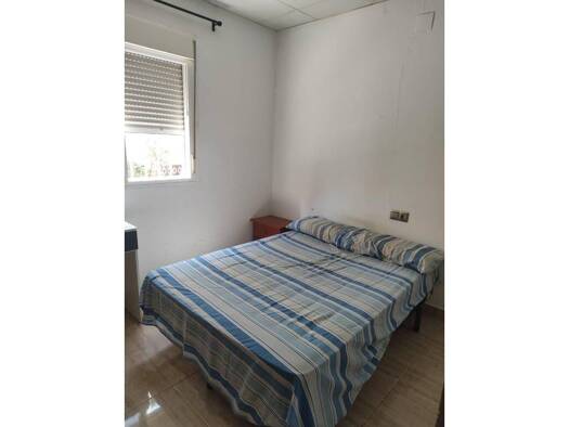 Villa zur Miete 600 € 1 Zimmer 40 m² Mari Pepa Estrada Segalerva 40 Málaga 29006
