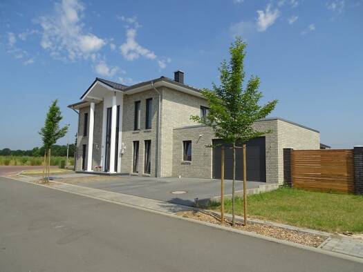 Einfamilienhaus zum Kauf 490.000 € 4 Zimmer 170 m² 696 m² Grundstück frei ab sofort Essen Essen (Oldenburg) 49632