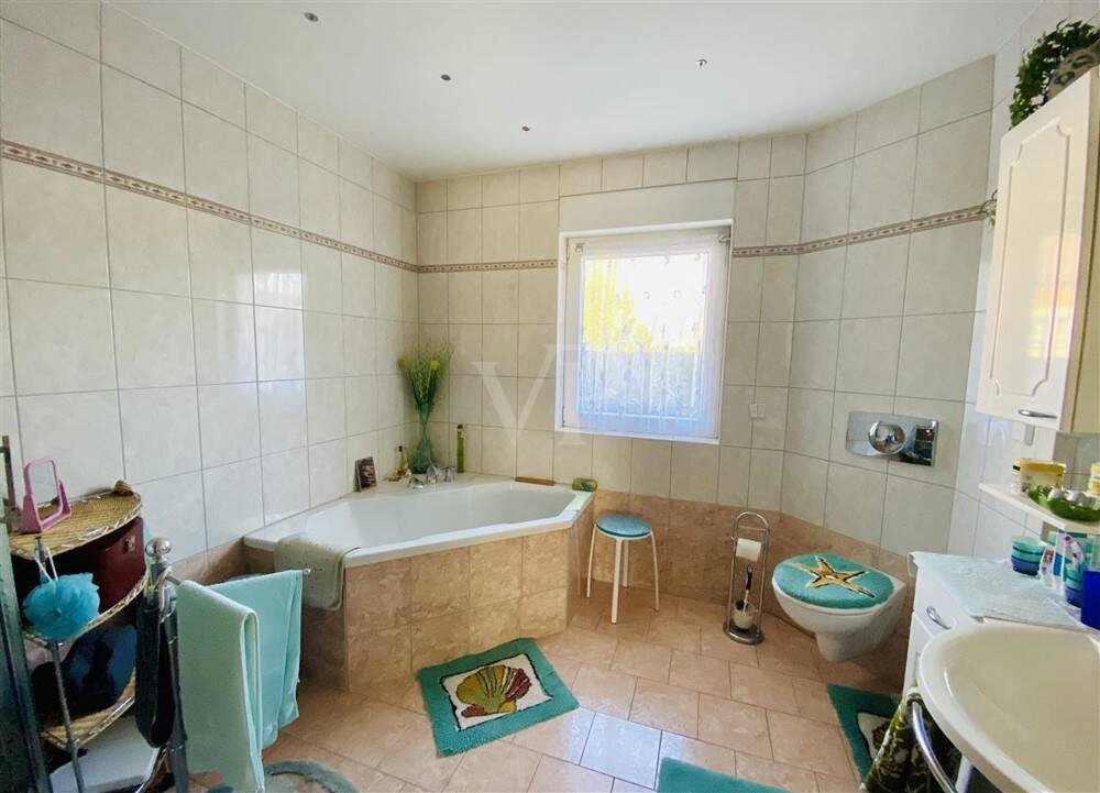 Property thumbnail 10