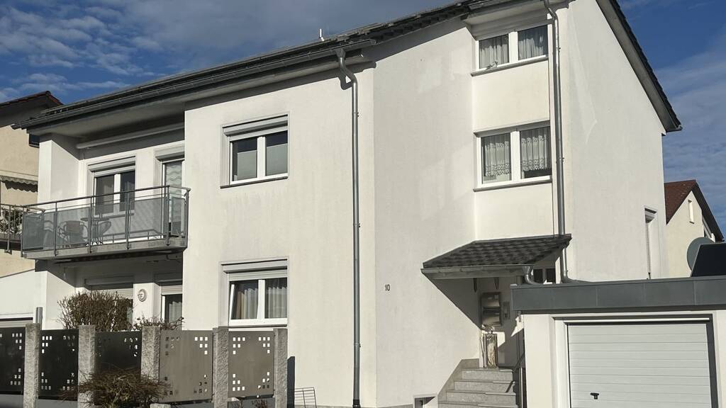 Mehrfamilienhaus zum Kauf 449.000 € 8,5 Zimmer 144 m² 462 m² Grundstück Trossingen 78647