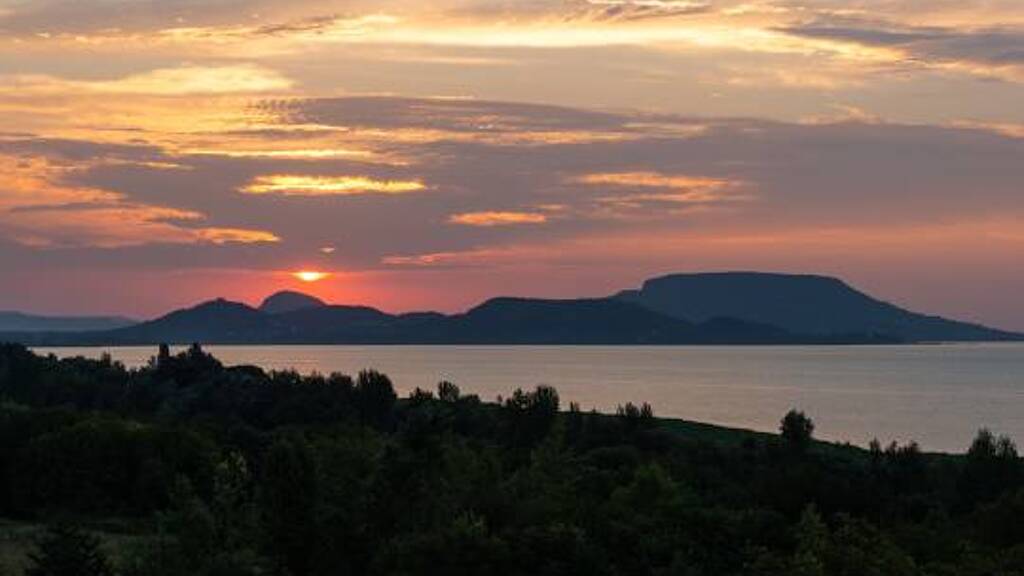 Einfamilienhaus zum Kauf provisionsfrei 305.000 € 4 Zimmer 125 m² 2.166 m² Grundstück Balatongyörök 8313