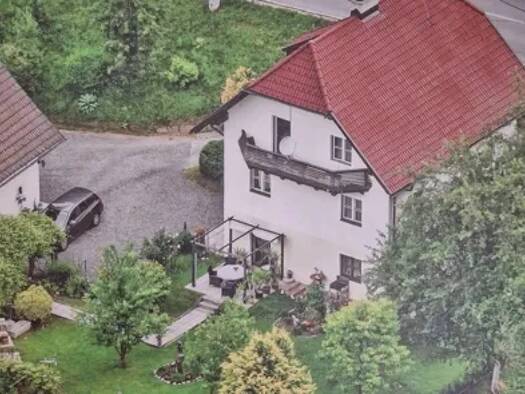 Haus zum Kauf 239.880 € 6 Zimmer 130 m² 1.050 m² Grundstück frei ab 01.10.2026 Ferndorf 9702