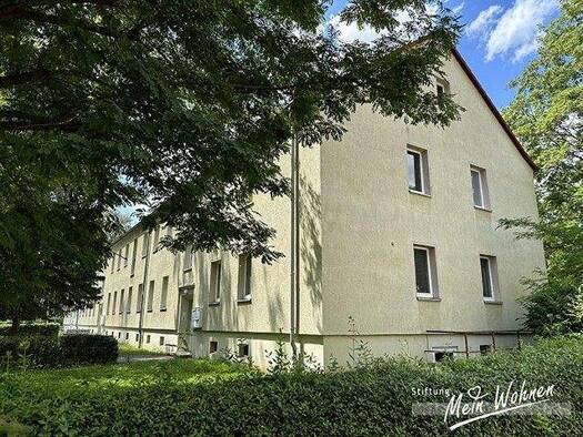 Wohnung zur Miete 405 € 3 Zimmer 63,7 m² EG Straße des Aufbaus 11 Profen Elsteraue 06729