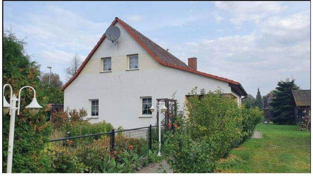 Einfamilienhaus zum Kauf provisionsfrei 50.000 € 8 Zimmer 156 m² 2.122 m² Grundstück Gosdaer Str. 11 Schöllnitz Luckaitztal 03229