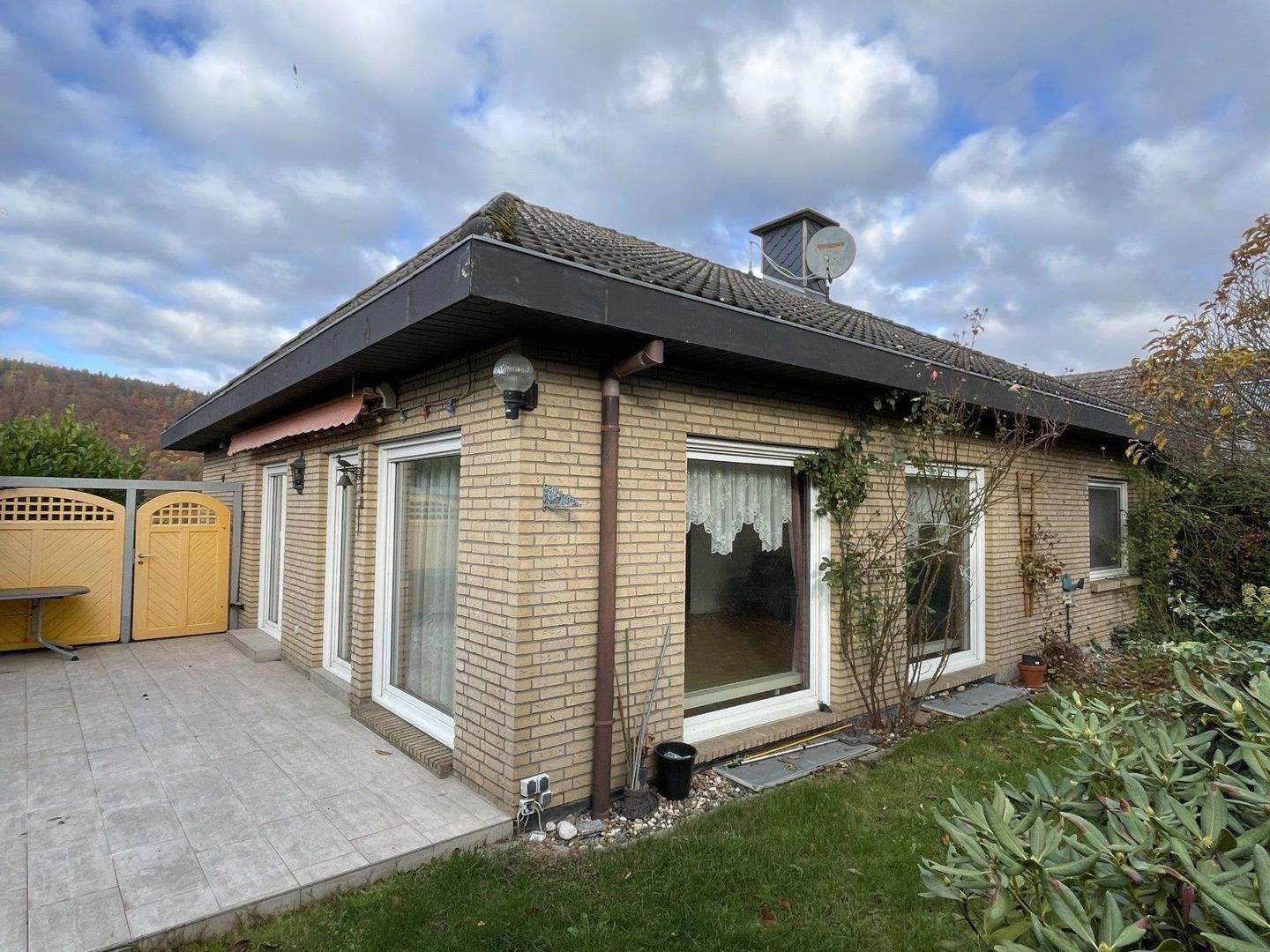 Immobilie in Wesertal - Gepflegter Bungalow mit liebevoll angelegtem Garten in Wesertal-Lippoldsberg - Bild 2