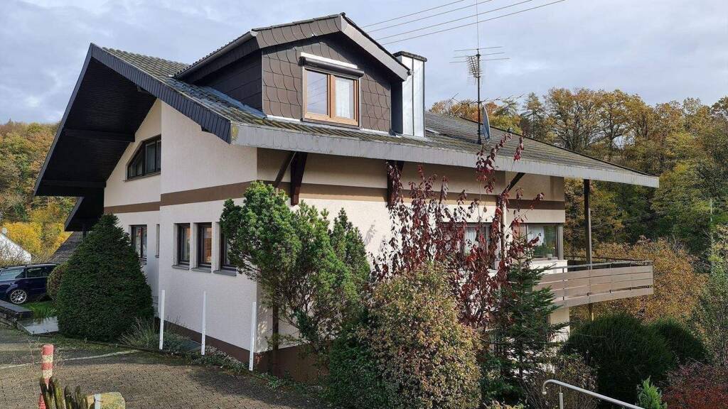 Mehrfamilienhaus zum Kauf 389.000 € 8 Zimmer 315 m² 677 m² Grundstück frei ab sofort Zimmern Seckach 74743
