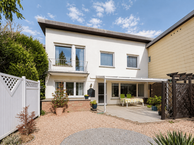 Reihenmittelhaus zum Kauf 299.000 € 6 Zimmer 158 m² 323 m² Grundstück Brebach-Fechingen Saarbrücken 66130