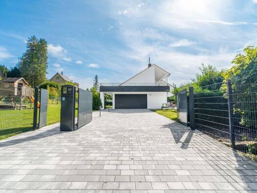 Einfamilienhaus zum Kauf provisionsfrei 1.495.000 € 7,5 Zimmer 330 m² 1.577 m² Grundstück Perouse Rutesheim 71277