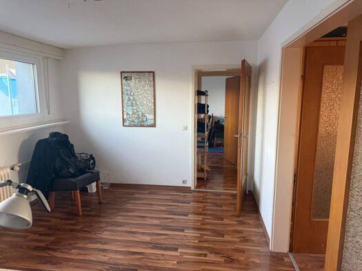 Wohnung zur Miete 900 € 4 Zimmer 92,8 m² 3. Geschoss frei ab 01.03.2026 Memeler Straße 36 Durlach Karlsruhe 76227