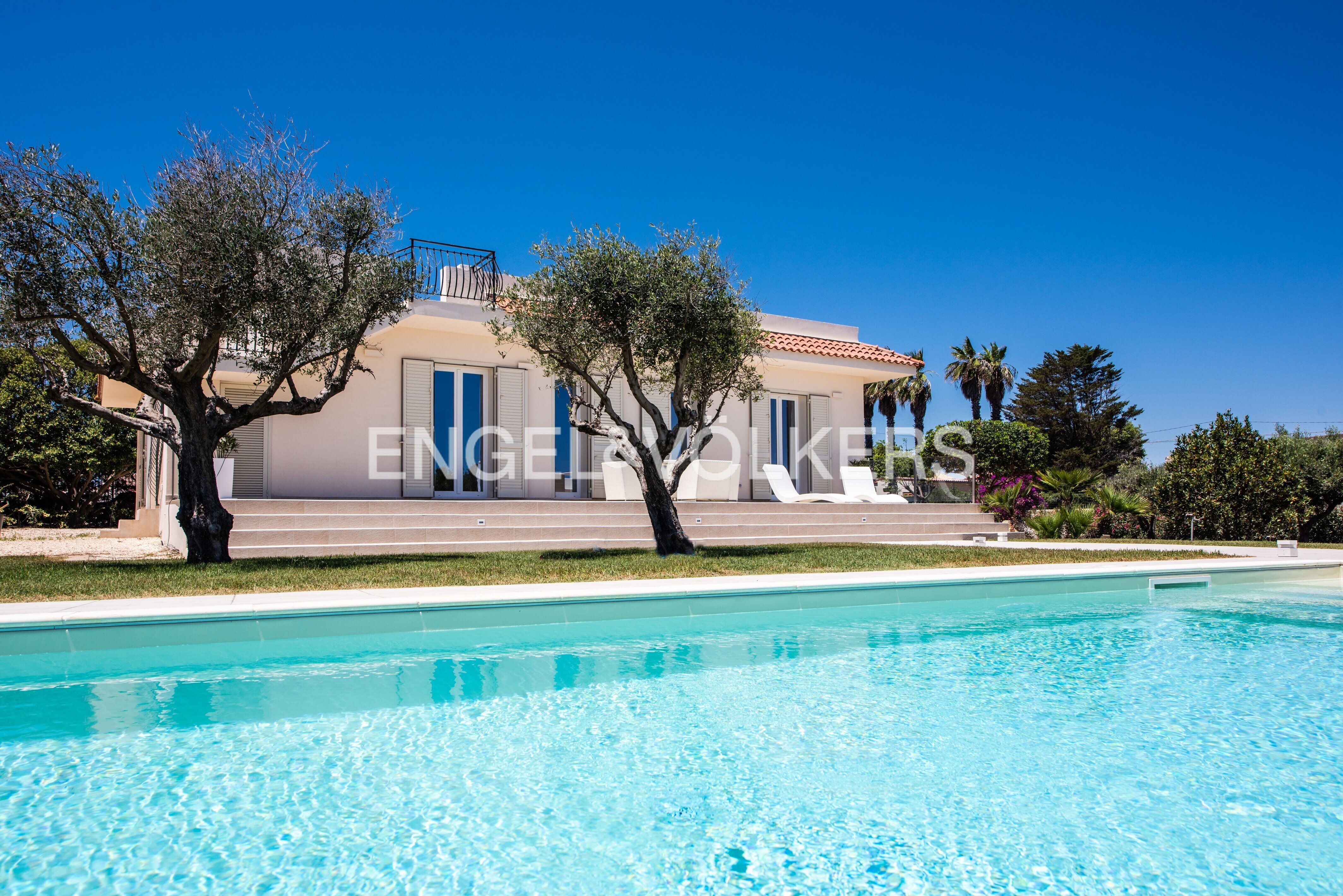 Villa zum Kauf 570.000 € 2 Zimmer 200 m²<br/>Wohnfläche 2.230 m²<br/>Grundstück Via Capo Murro di Porco 314 Siracusa 96100