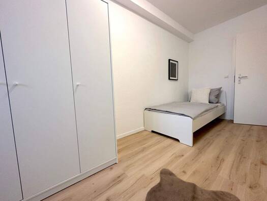 Wohnung zur Miete nur mit Wohnberechtigungsschein 530 € 1 Zimmer 10 m² 1. Geschoss frei ab sofort Coventrystraße 65 Nied Frankfurt am Main 65934