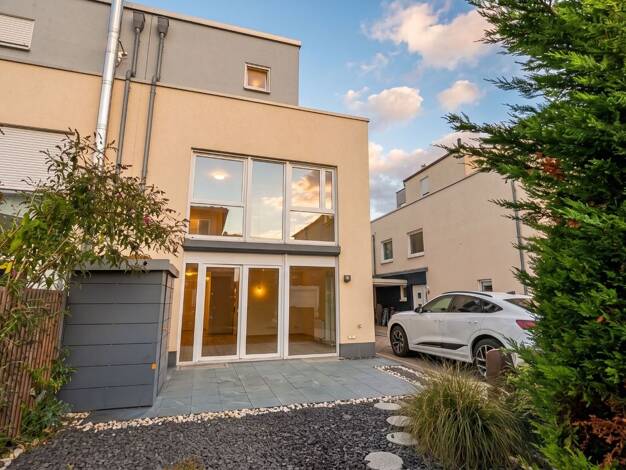 Doppelhaushälfte zum Kauf 729.000 € 5 Zimmer 163 m² 224 m² Grundstück Delkenheim Wiesbaden 65205