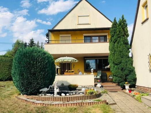 Mehrfamilienhaus zum Kauf 6 Zimmer 209,8 m² 2.028 m² Grundstück frei ab sofort Langenbernsdorf Langenbernsdorf 08428