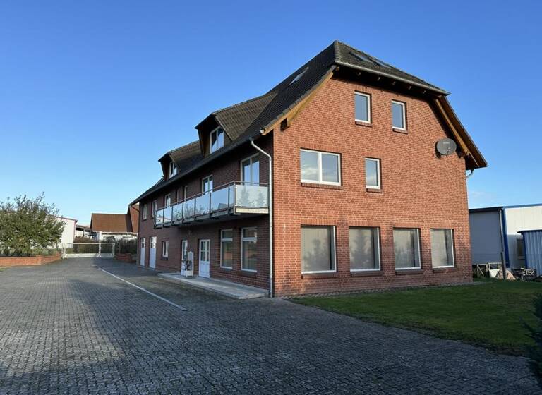 Haus zum Kauf 769.900 € 17 Zimmer 702 m²<br/>Wohnfläche 2.241 m²<br/>Grundstück Röbel Röbel/Müritz 17207