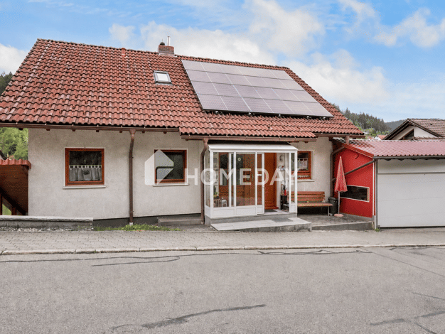 Einfamilienhaus zum Kauf 409.500 € 7 Zimmer 178 m² 561 m² Grundstück Stadtgebiet Vöhrenbach 78147