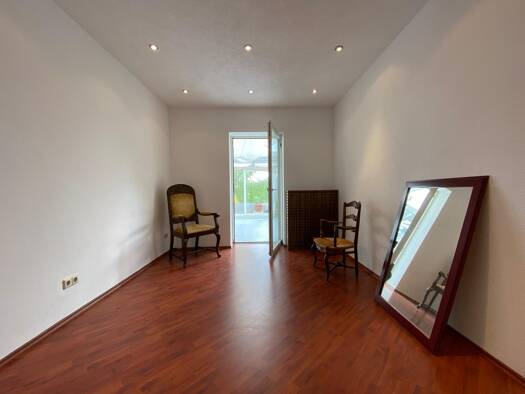 Einfamilienhaus zur Miete 990 € 5,5 Zimmer 165 m² 903 m² Grundstück frei ab sofort Hauptstraße 27 Merchweiler 66589