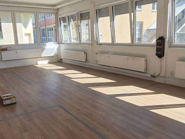 Bürofläche zur Miete provisionsfrei 450 € 1 Zimmer 59 m² Bürofläche Zirndorf Zirndorf 90513
