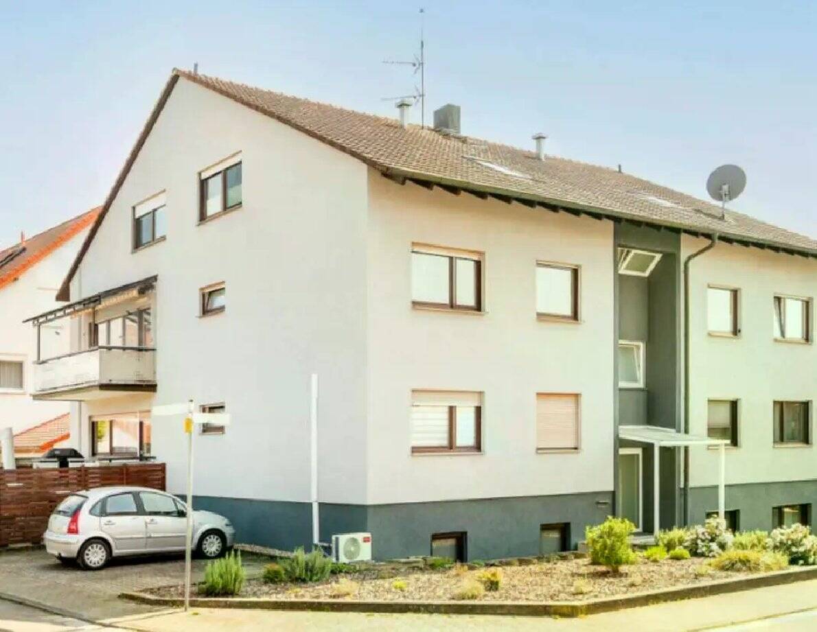 Immobilie in Oberhausen-Rheinhausen - PROVISIONSFREI | Frisch Renovierte 3 Zimmer 90qm Wohnung inkl Stellplatz & Kellerraum - Bild 0