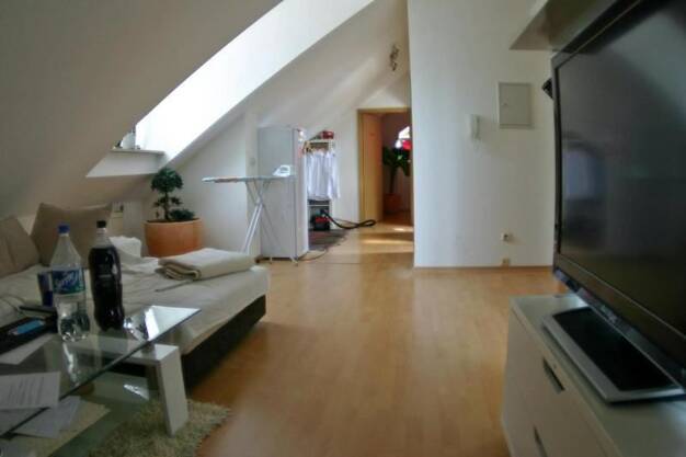 Wohnung zur Miete 790 € 2 Zimmer 54,5 m² Dachgeschoss, 5. Geschoss frei ab 01.09.2025 Heimstetten Kirchheim 85551