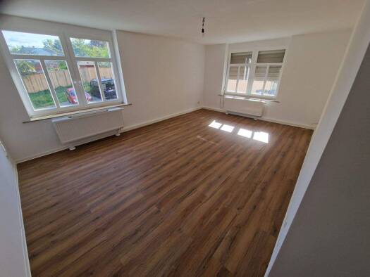 Wohnung zur Miete 845 € 5 Zimmer 140 m² frei ab sofort Kaiserstraße 37 Auerbach Auerbach 08209
