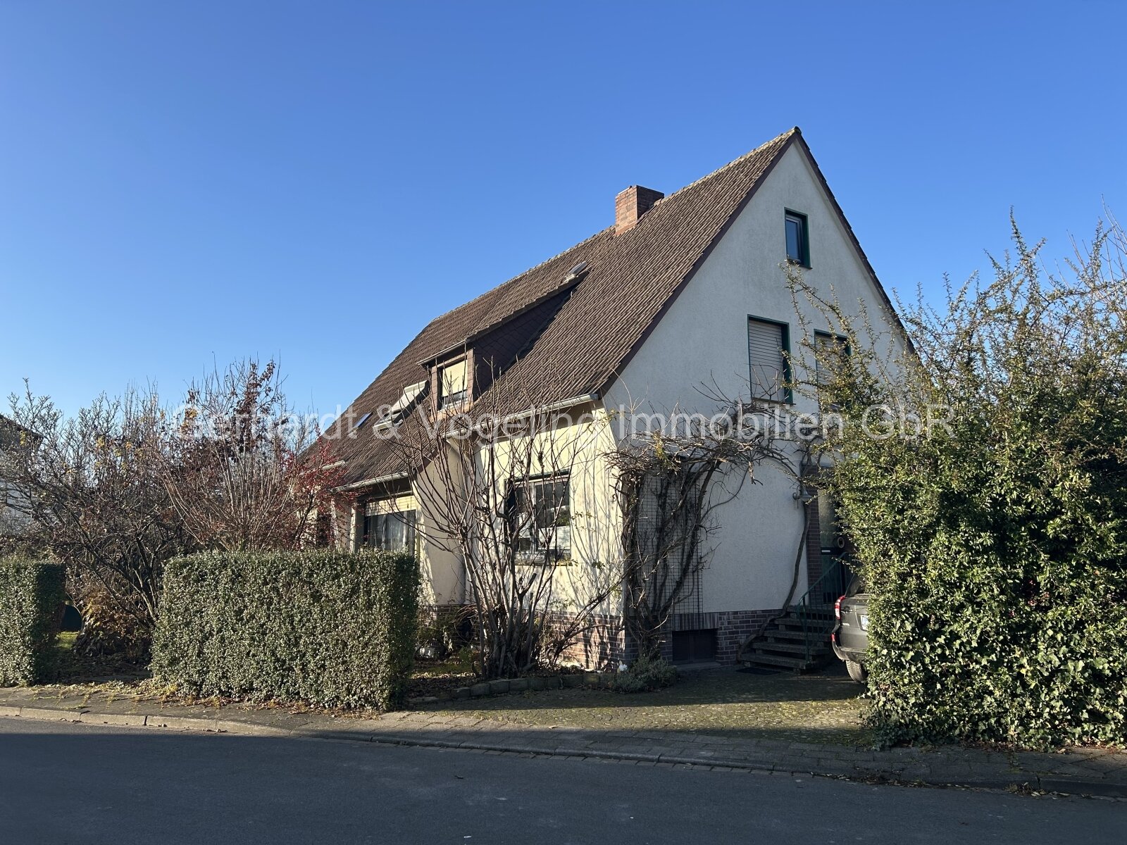 Mehrfamilienhaus zum Kauf 329.000 € 6 Zimmer 203,9 m²<br/>Wohnfläche 907 m²<br/>Grundstück ab sofort<br/>Verfügbarkeit Süd - Ost Lippstadt 59557