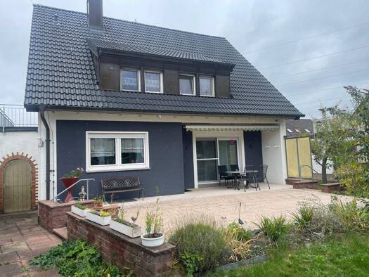 Einfamilienhaus zum Kauf 699.000 € 4 Zimmer 125 m² 990 m² Grundstück frei ab 01.01.2026 Cadolzburg 90556