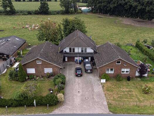 Mehrfamilienhaus zum Kauf 380.000 € 9 Zimmer 250 m² 1.584 m² Grundstück Spohle Wiefelstede-Spohle 26215