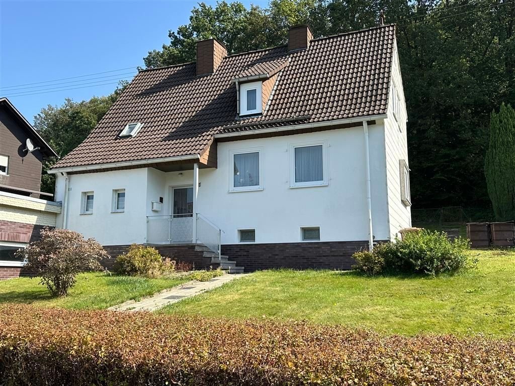 Einfamilienhaus zum Kauf 259.000 € 5 Zimmer 145 m²<br/>Wohnfläche 754 m²<br/>Grundstück Burbach Burbach , Siegerl 57299