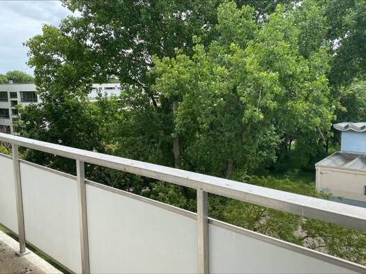 Wohnung zur Miete 349 € 3 Zimmer 57 m² 4. Geschoss frei ab sofort Richard-Paulick-Straße 15 Südliche Neustadt West 06124