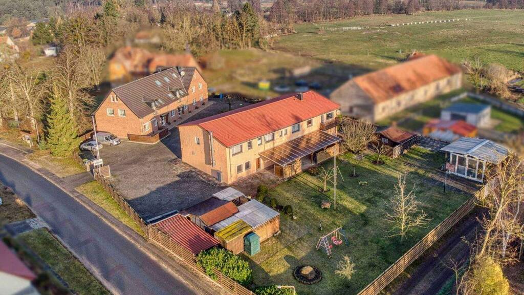 Mehrfamilienhaus zum Kauf als Kapitalanlage geeignet 565.000 € 25 Zimmer 923 m² 3.001,2 m² Grundstück Blankenförde Roggentin OT Blankenförde 17252