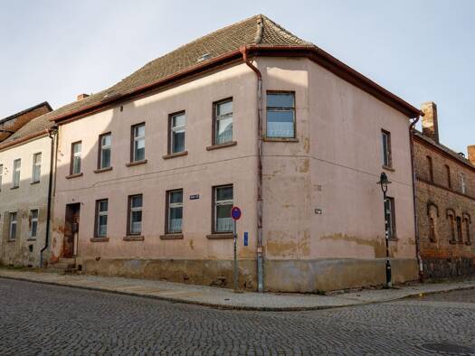 Mehrfamilienhaus zum Kauf als Kapitalanlage geeignet 104.900 € 14 Zimmer 297 m² 401 m² Grundstück Angermünde 16278