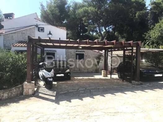 Haus zum Kauf 695.000 € 14 Zimmer 167 m² Solta