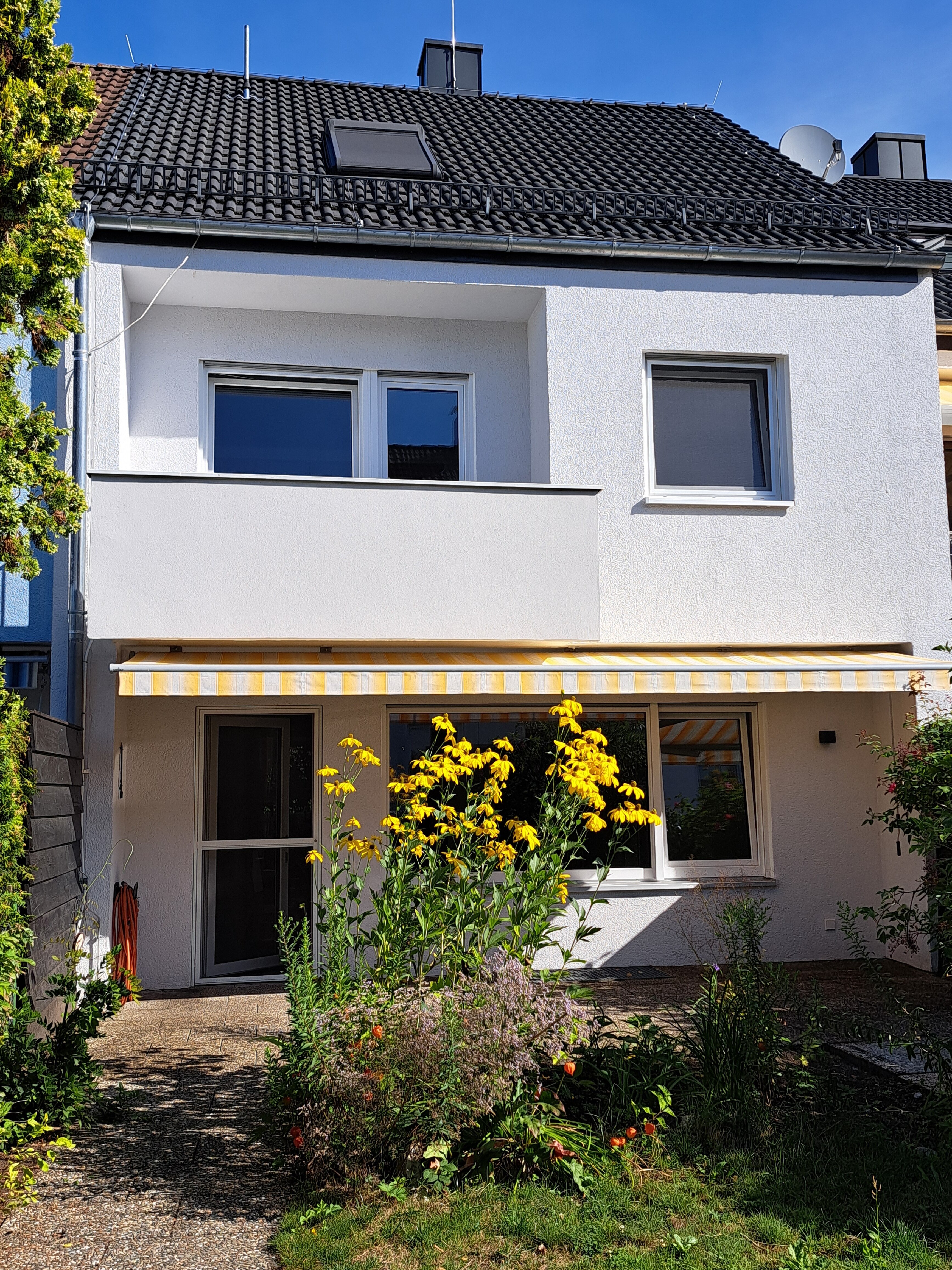 Reihenmittelhaus zur Miete 1.790 € 5 Zimmer 128 m²<br/>Wohnfläche 154 m²<br/>Grundstück ab sofort<br/>Verfügbarkeit Falkenstraße Bubenreuth 91088