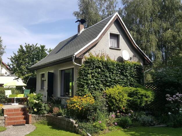 Haus zum Kauf 120.000 € 2 Zimmer 59 m² 707 m² Grundstück Finsterwalde Finsterwalde 03238