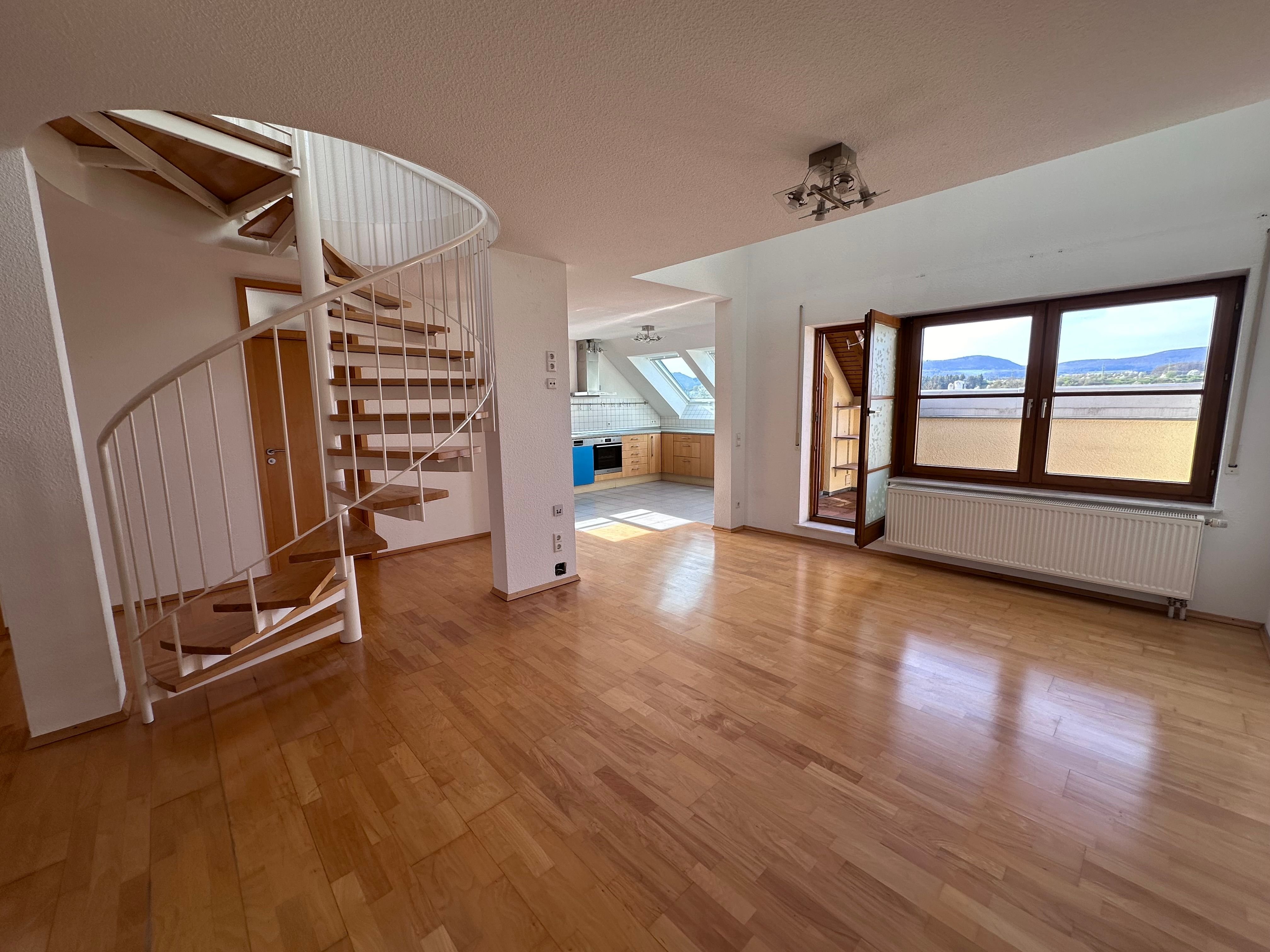 Maisonette zum Kauf 381.000 € 4 Zimmer 112 m²<br/>Wohnfläche 2.<br/>Geschoss ab sofort<br/>Verfügbarkeit Salach Salach 73084